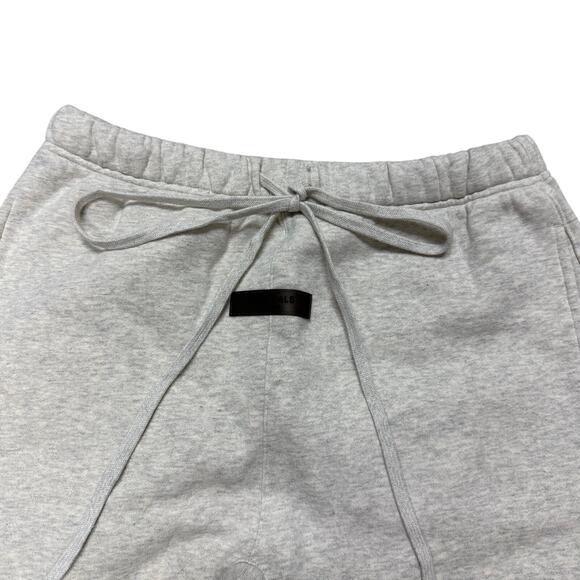 Fear of God Essentials Sweatpants 'Light Oatmeal' - Picture 2 of 6
